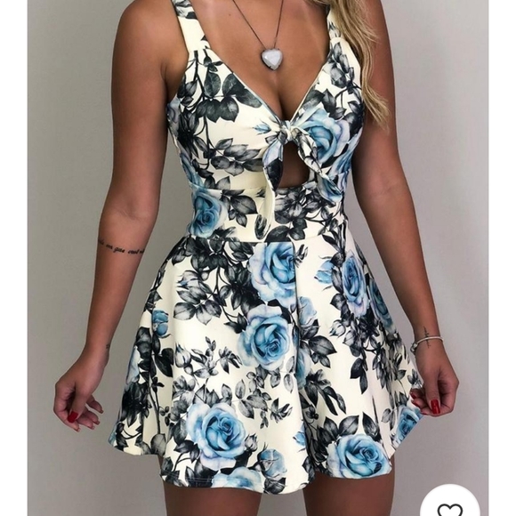 Pants - *1 S left* 🏆HP🏆Blue/White Floral Romper